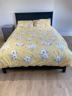 Snug 5-bedroom residential home in Great London